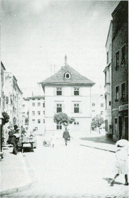 Schulhaus in der Hofstatt 002